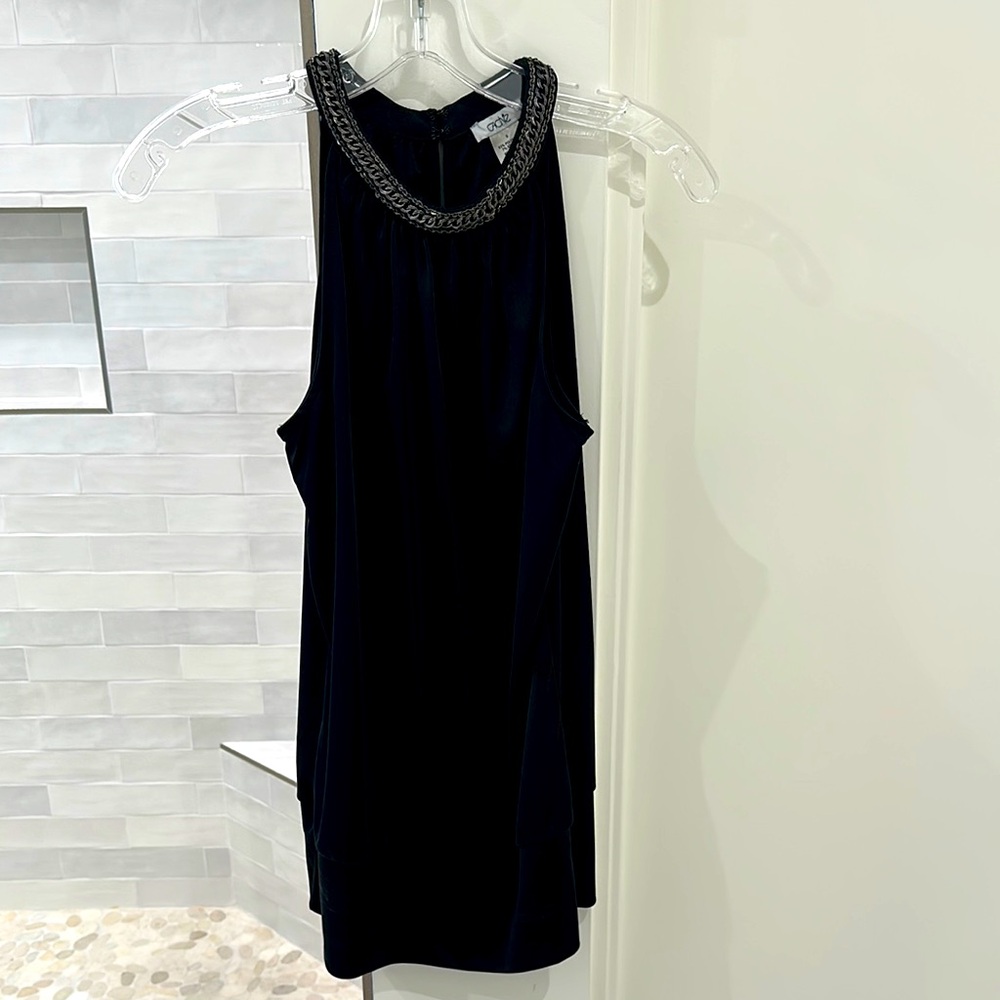 Elegant Black Sleeveless Jersey Blouse with Chain  Neckline Detail